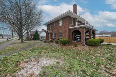 1002 S Broadway Street, New Philadelphia, OH 44663 - Photo 2