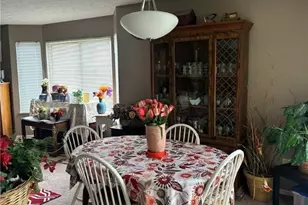 365 Village Pointe Dr, Akron, OH 44313 - Photo 8