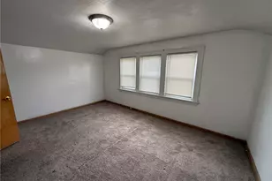 4902 E 109th St, Garfield Heights, OH 44125 - Photo 8