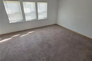 4902 E 109th St, Garfield Heights, OH 44125 - Photo 6