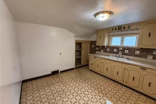 4902 E 109th St, Garfield Heights, OH 44125 - Photo 2