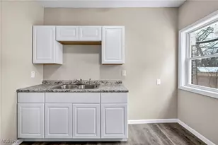 896 E 143rd St, Loveland, OH 44110 - Photo 12