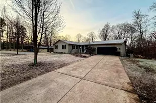 202 Forest Dr, Parkersburg, WV 26104 - Photo 2