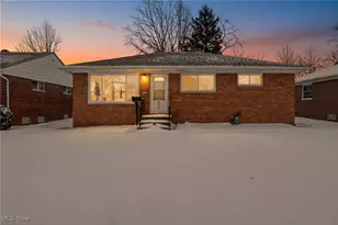 845 Charles St, Willowick, OH 44095 - Photo 2