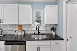 845 Charles St, Willowick, OH 44095 - Photo 14