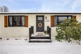 10190 Valleydale St SE, Magnolia, OH 44643 - Photo 2