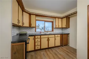 1508 Roanoke Ave, Uhrichsville, OH 44683 - Photo 12