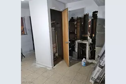 25650 Richards Avenue, Euclid, OH 44132 - Photo 6