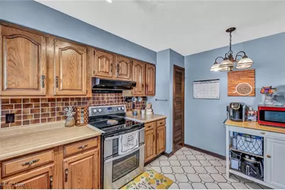 36001 Freed Court, Eastlake, OH 44095 - Photo 10