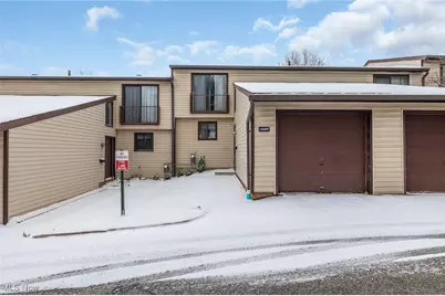 15099 Pine Valley Trail, Middleburg Heights, OH 44130 - Photo 2