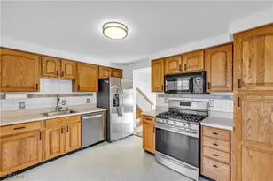 9370 Monticello Dr, Twinsburg, OH 44087 - Photo 12