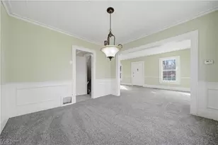 437 Erie St, Barberton, OH 44203 - Photo 12