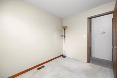 12393 National Drive, Grafton, OH 44044 - Photo 14