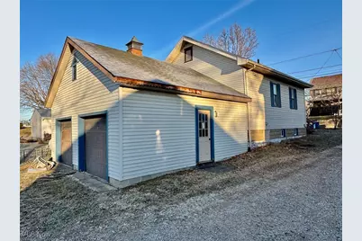 422 W Maple Street, Hartville, OH 44632 - Photo 2