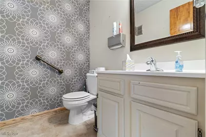 2405 Cherry Avenue, Alliance, OH 44601 - Photo 30