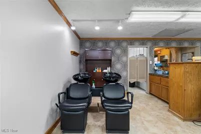 2372 S Union Avenue, Alliance, OH 44601 - Photo 32