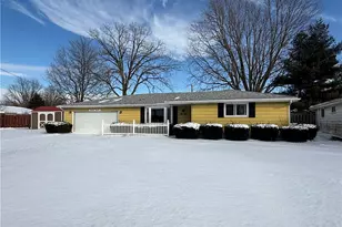 2435 Didrickson Dr, Lorain, OH 44053 - Photo 2