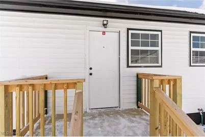 111 Bassett Lane, Youngstown, OH 44505 - Photo 8