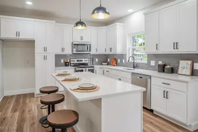 13025 Sunset Circle NW, Uniontown, OH 44685 - Photo 8