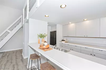 2043 Random Road #9, Loveland, OH 44106 - Photo 8