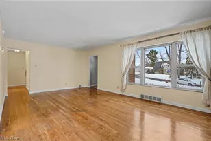 674 Upper Merriman Dr, Akron, OH 44303 - Photo 6