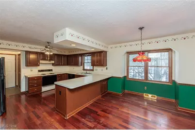 1817 Rusnak Trail, Grandview Heights, OH 44147 - Photo 12