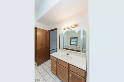 1817 Rusnak Trail, Grandview Heights, OH 44147 - Photo 38