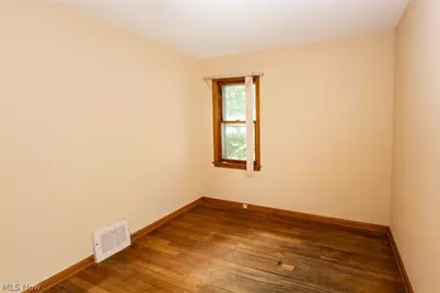 29933 Enid Road, Wickliffe, OH 44092 - Photo 10
