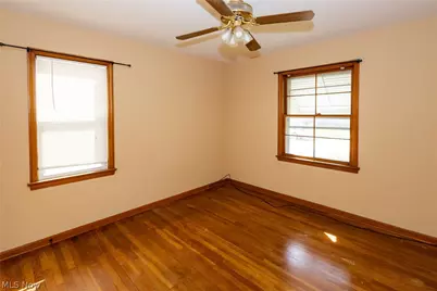 29933 Enid Road, Wickliffe, OH 44092 - Photo 8