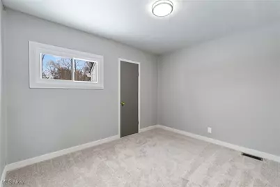 1121 41st Street NW, Canton, OH 44709 - Photo 16