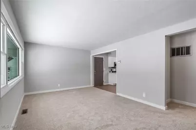 1121 41st Street NW, Canton, OH 44709 - Photo 6