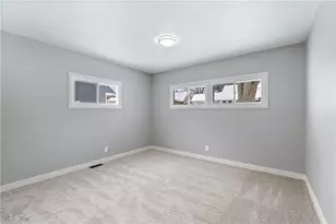 1121 41st St NW, Canton, OH 44709 - Photo 14