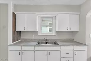 805 Woodland Ave, Elyria, OH 44035 - Photo 8