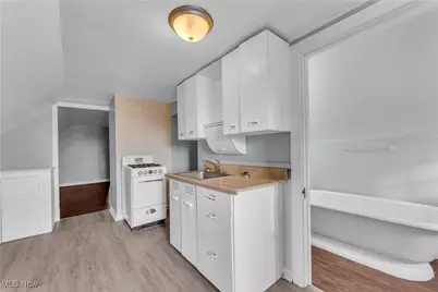 14614 Glendale Avenue #3, Loveland, OH 44128 - Photo 8