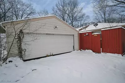 11 Brookline Avenue, Youngstown, OH 44505 - Photo 2