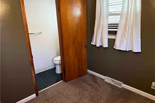 806 Howard St, Bridgeport, OH 43912 - Photo 10