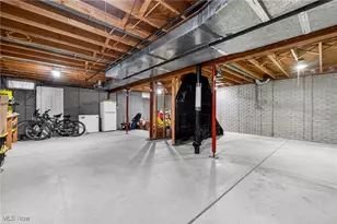 100 Pembridge Ct, Sheffield Lake, OH 44054 - Photo 30