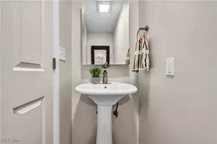2339 W 5th St, Loveland, OH 44113 - Photo 16
