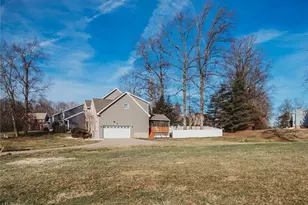 5123 Glenbrook Dr, Vienna, WV 26105 - Photo 4