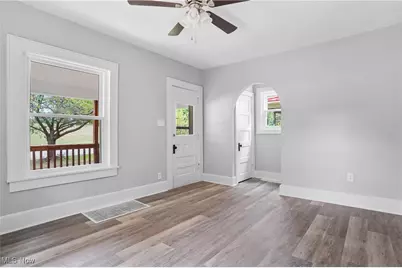 562 Tallmadge Road, Cuyahoga Falls, OH 44221 - Photo 8