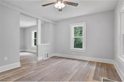 562 Tallmadge Road, Cuyahoga Falls, OH 44221 - Photo 12