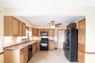 2923 Roanoke St NW, Massillon, OH 44646 - Photo 8