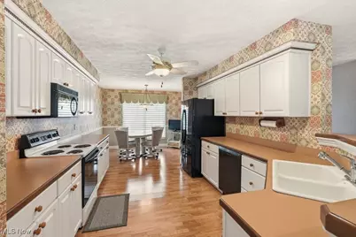 10290 Honeysuckle Lane, Grandview Heights, OH 44147 - Photo 10