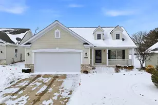 10290 Honeysuckle Ln, Grandview Heights, OH 44147 - Photo 2
