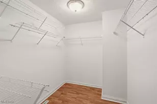 10290 Honeysuckle Ln, Grandview Heights, OH 44147 - Photo 20