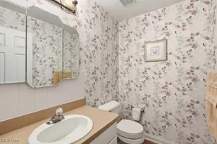 10290 Honeysuckle Ln, Grandview Heights, OH 44147 - Photo 22