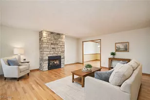 3840 Deer Lake Dr, Medina, OH 44256 - Photo 4