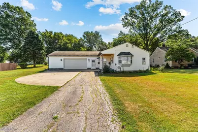 43 S Van Buren Avenue, Barberton, OH 44203 - Photo 1