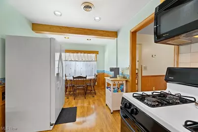 43 S Van Buren Avenue, Barberton, OH 44203 - Photo 18