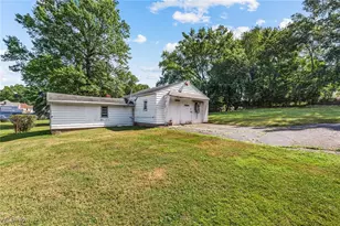43 S Van Buren Ave, Barberton, OH 44203 - Photo 8